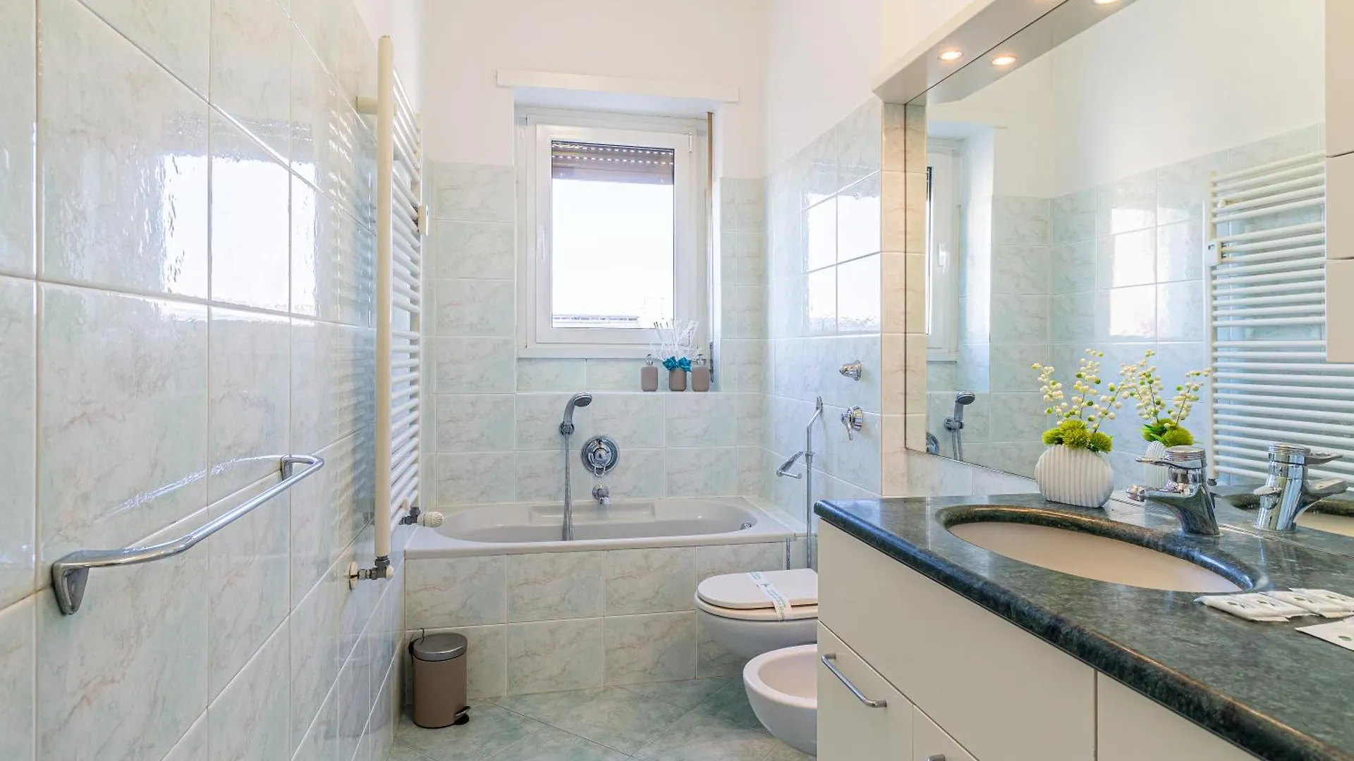 Palmanova 125 Bright Apartment Milano 0*,