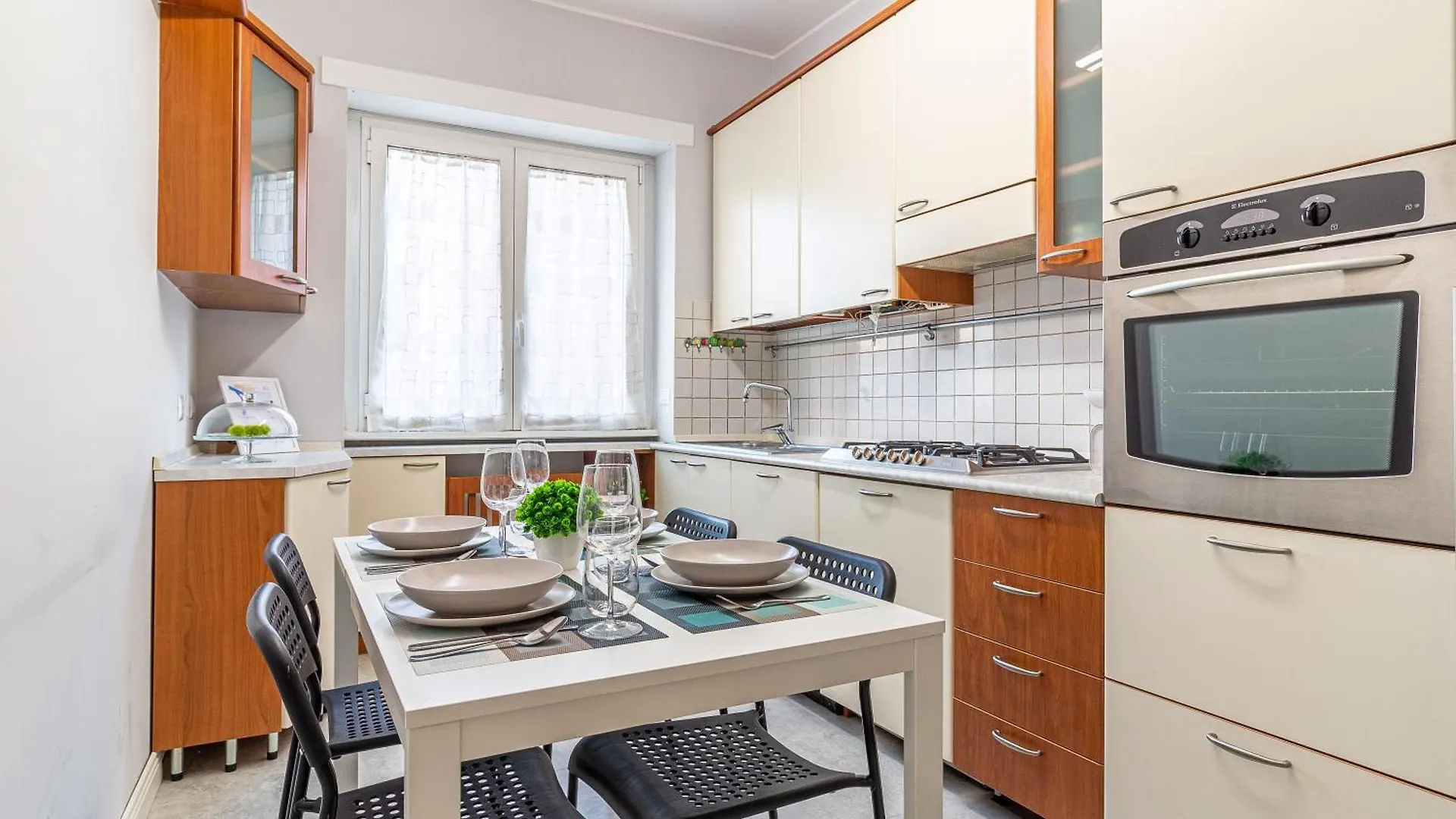 Palmanova 125 Bright Apartment Milan