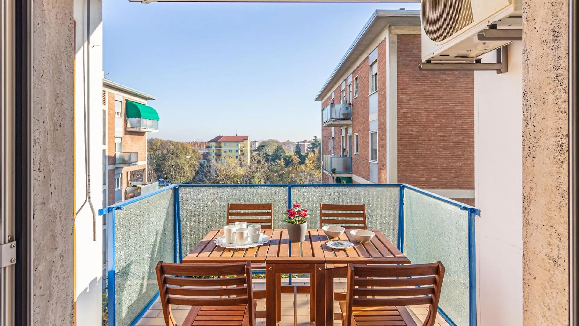 Palmanova 125 Bright Apartment Milan Italy
